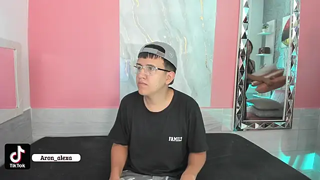 Snapshot of aron_alexa chatting on January 2025 01:29:01 PM aron alexa online show from January 2025 01:29:01 PM