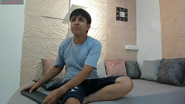 Snapshot of aron_alexa chatting on December 2025 01:13:01 AM aron alexa online show from December 2025 01:13:01 AM