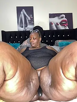 MsWhiteChocolatte online show from January 2025 10:17:02 AM