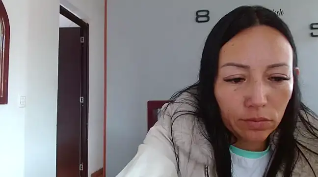 Snapshot of Laura_martin_ chatting on January 2025 04:06:01 PM Laura martin online show from January 2025 04:06:01 PM