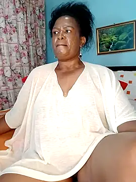 Snapshot of TALLNSEXY48 chatting on December 2024 04:13:01 AM TALLNSEXY48 online show from December 2024 04:13:01 AM