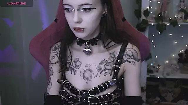 prettybones online show from April 2026 10:48:01 PM