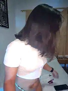 Snapshot of Juanelopez1 chatting on January 2025 03:43:01 AM Juanelopez1 online show from January 2025 03:43:01 AM