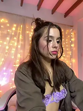 Juanelopez1 online show from November 2025 04:45:02 AM