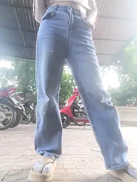 -Almira- online show from November 2025 03:05:02 AM