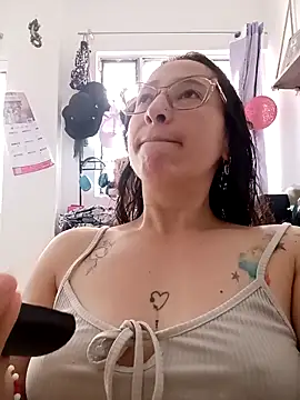emilypoppy3 online show from May 2026 12:43:02 PM