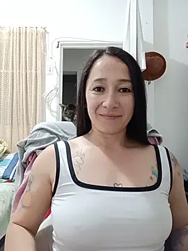 Snapshot of emilypoppy3 chatting on June 2026 02:24:02 AM emilypoppy3 online show from June 2026 02:24:02 AM