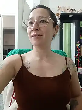 Snapshot of emilypoppy3 chatting on June 2026 06:12:01 PM emilypoppy3 online show from June 2026 06:12:01 PM
