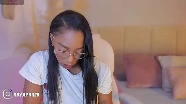 Snapshot of aprilebony_ chatting on April 2026 10:57:01 AM aprilebony online show from April 2026 10:57:01 AM