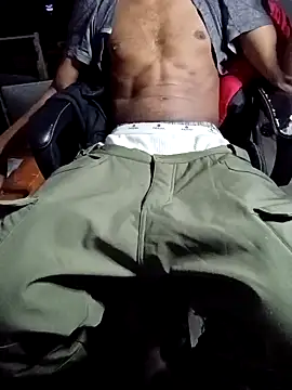 Snapshot of Maastercumm chatting on December 2025 07:03:01 AM Maastercumm online show from December 2025 07:03:01 AM