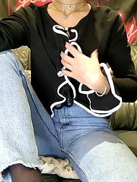 Melody87 online show from November 2025 09:18:01 PM