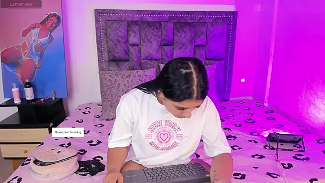 Snapshot of CandyRoxx1_ chatting on March 2026 07:51:01 PM CandyRoxx1 online show from March 2026 07:51:01 PM