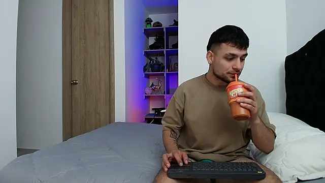 Aron-santoro online show from February 2026 07:13:02 PM