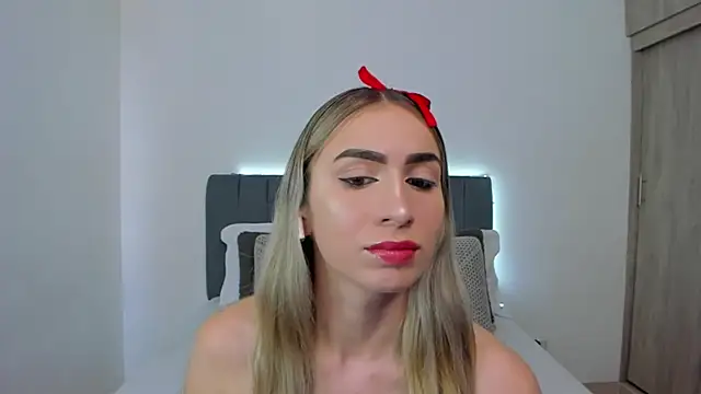 im sarah34 online show from April 2026 05:07:01 PM