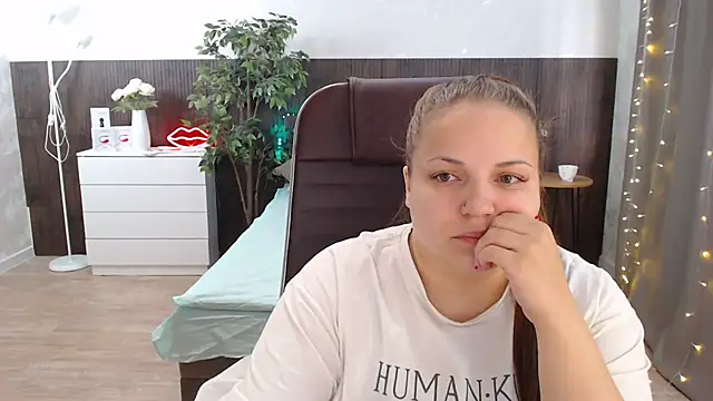 Crazyy girl  online show from March 2025 08:27:01 AM