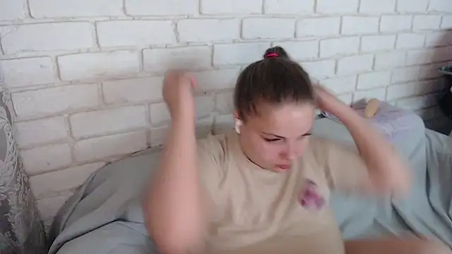 Crazyy girl  online show from April 2026 05:06:02 PM