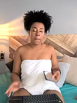 Snapshot of EmmilyBrant chatting on January 2025 04:10:01 PM EmmilyBrant online show from January 2025 04:10:01 PM