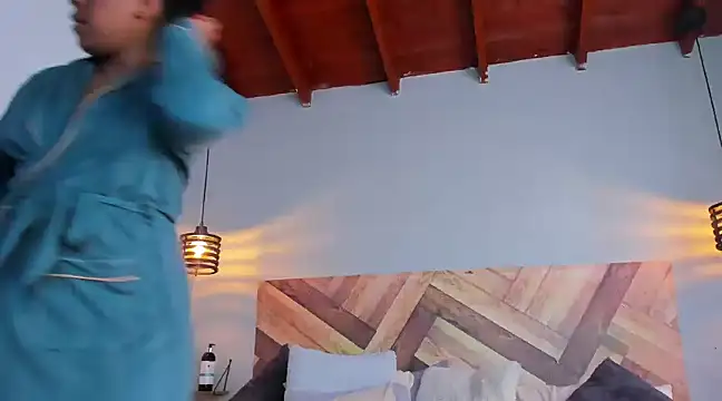 Snapshot of EmmilyBrant chatting on February 2025 06:08:02 PM EmmilyBrant online show from February 2025 06:08:02 PM