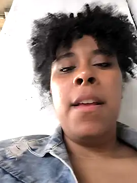 Snapshot of EmmilyBrant chatting on March 2025 09:05:02 PM EmmilyBrant online show from March 2025 09:05:02 PM