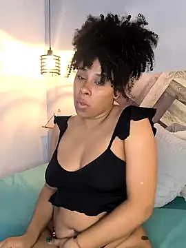 Snapshot of EmmilyBrant chatting on March 2025 02:10:02 AM EmmilyBrant online show from March 2025 02:10:02 AM