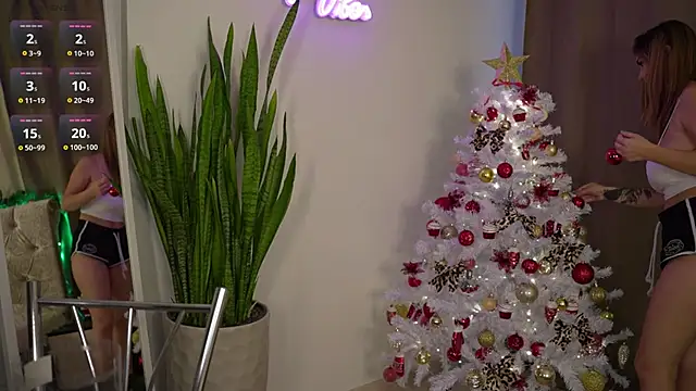 LindaWarners online show from December 2024 05:42:01 AM