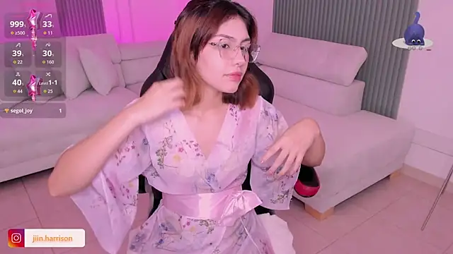 Snapshot of Jin-harrison chatting on October 2025 11:18:01 AM Jin-harrison online show from October 2025 11:18:01 AM