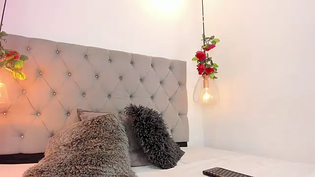 Snapshot of AnnPrices chatting on December 2024 02:33:01 PM AnnPrices online show from December 2024 02:33:01 PM