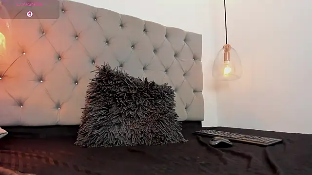 Snapshot of AnnPrices chatting on February 2025 01:20:02 AM AnnPrices online show from February 2025 01:20:02 AM