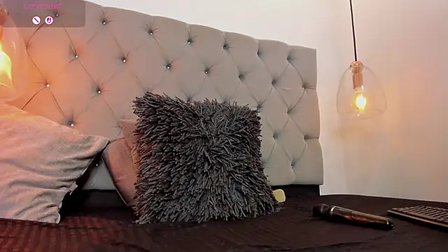 Snapshot of AnnPrices chatting on February 2025 04:16:02 PM AnnPrices online show from February 2025 04:16:02 PM