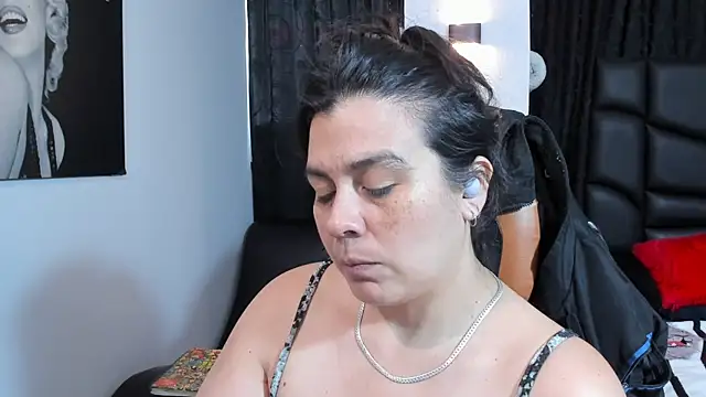 martina foxy  online show from February 2025 09:31:01 PM