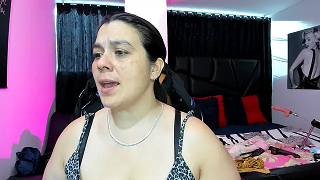 martina foxy  online show from February 2025 12:27:01 PM