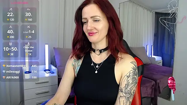 Snapshot of ElisaJane chatting on December 2024 12:44:02 AM ElisaJane online show from December 2024 12:44:02 AM