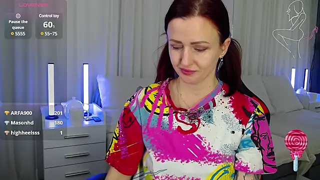 Snapshot of ElisaJane chatting on January 2025 01:34:02 AM ElisaJane online show from January 2025 01:34:02 AM