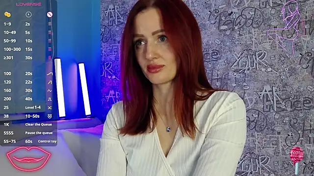 Snapshot of ElisaJane chatting on November 2025 08:51:01 PM ElisaJane online show from November 2025 08:51:01 PM