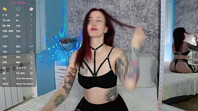 Snapshot of ElisaJane chatting on February 2026 10:20:02 PM ElisaJane online show from February 2026 10:20:02 PM