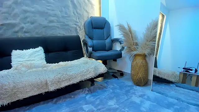 Isa  Blanc online show from February 2025 03:01:01 AM