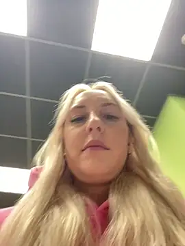 Snapshot of MerlinDave chatting on September 2025 02:13:01 AM MerlinDave online show from September 2025 02:13:01 AM