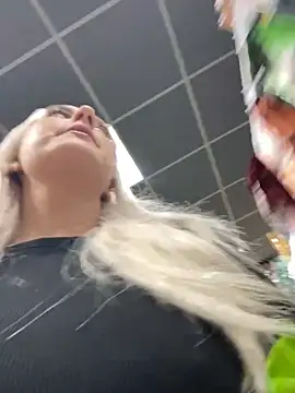 Snapshot of MerlinDave chatting on September 2025 01:41:02 AM MerlinDave online show from September 2025 01:41:02 AM