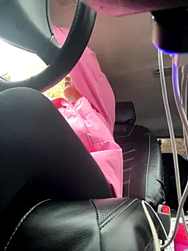 Snapshot of MerlinDave chatting on September 2025 01:00:01 AM MerlinDave online show from September 2025 01:00:01 AM