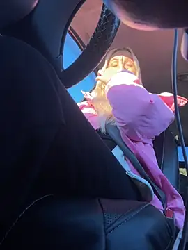 Snapshot of MerlinDave chatting on September 2025 12:59:02 AM MerlinDave online show from September 2025 12:59:02 AM