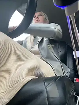 Snapshot of MerlinDave chatting on October 2025 01:01:02 AM MerlinDave online show from October 2025 01:01:02 AM