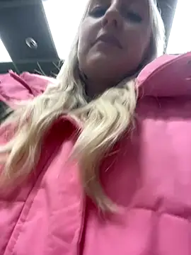 Snapshot of MerlinDave chatting on October 2025 01:36:02 AM MerlinDave online show from October 2025 01:36:02 AM