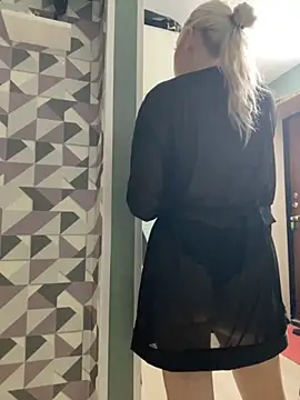 Snapshot of MerlinDave chatting on October 2025 01:03:02 AM MerlinDave online show from October 2025 01:03:02 AM