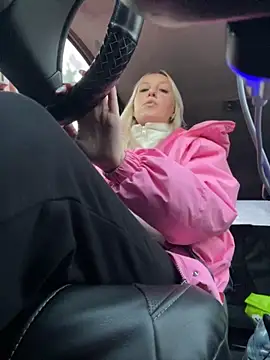 Snapshot of MerlinDave chatting on October 2025 12:54:01 AM MerlinDave online show from October 2025 12:54:01 AM