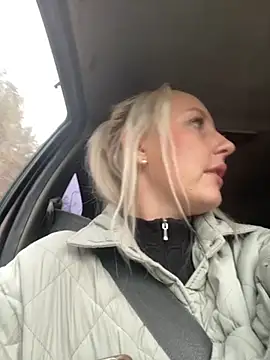 Snapshot of MerlinDave chatting on October 2025 02:12:01 AM MerlinDave online show from October 2025 02:12:01 AM