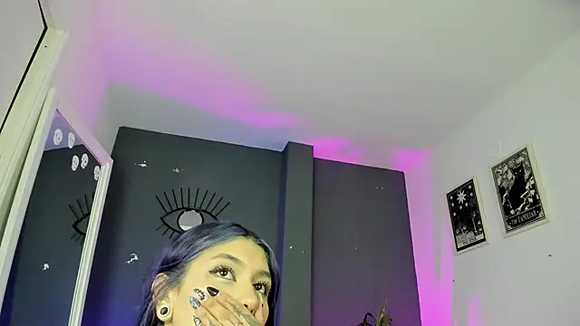 Raven Witch  online show from June 2026 06:13:01 PM