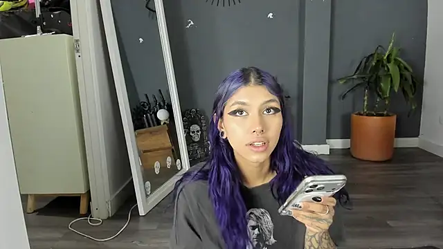 Raven Witch  online show from June 2026 06:07:02 PM