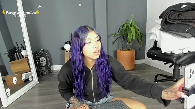 Raven Witch  online show from June 2026 05:50:02 PM