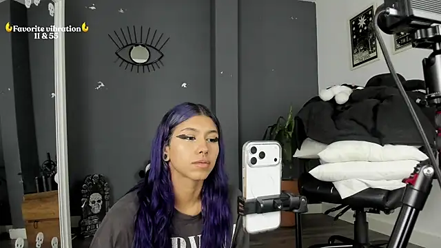 Raven Witch  online show from June 2026 05:39:02 PM