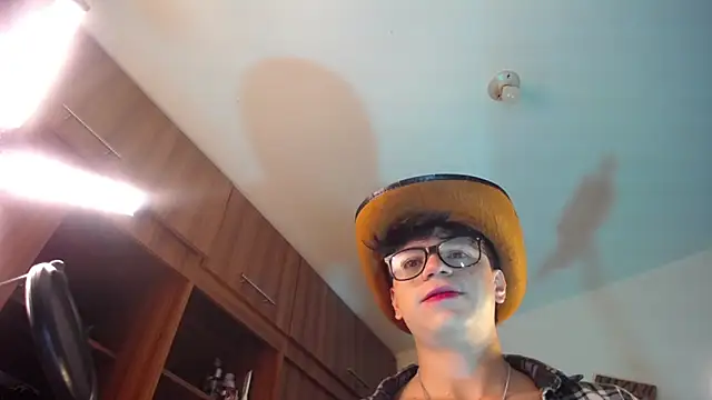 marckalexis online show from October 2025 10:58:02 AM